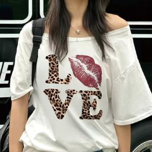 TEMU 여성용 캐주얼 LOVE 레터 & 프린트 오프숄더 티셔츠 - 루즈핏 롱라인 탑, 비대칭 넥라인, 세탁기 사용 가능 사계절용 편안함, 대담한 입술 그래픽, 릴랙스 핏 셔츠