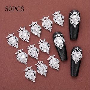 TEMU 여성용 발 및 손 관리 제품에 적합한 합금 라인스톤이 포함된 50개 세트 하트 크라운 네일 아트 장식품 > 매니큐어 액세서리 > 매니큐어 스티커