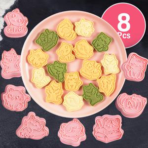 TEMU 8개 키튼 쿠키 및 진저브레드 몰드, 재사용 가능한 소프트 슈가 스탬프가 있는 3D 엠보싱 쿠키 커터 세트 - 홈 DIY 동물 스탬핑 베이킹