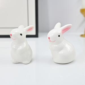 TEMU 매력적인 화이트 세라믹 토끼 피규어 2개 세트 - 광택 마감, 귀여운 웃는 토끼 홈 & 가든 장식, 봄 장식에 이상적, 웨딩 센터피스, DIY 프로젝트용, 발렌타인데이 및 어버이날 선물로 완벽한, 토끼 액세서리