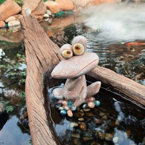 TEMU 대형 입 모양의 개구리 레진 아트 피규어, 양서류 치아 디자인, 돌감각, 장식적인 부리 - 실내 디스플레이 캐비넷, 방 데스크탑, 야외 정원 연못 장식에 적합합니다.