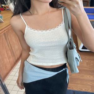 로라 레이스 펀칭 나시 4color / 봄 여름 개강룩 휴양지 레이어드 이너 기본 끈나시 세미크롭 플라워 스퀘어넥 슬림핏 무지 탑 부유방 쫀쫀 발레코어 배색 말라핏 빈티지 데일리