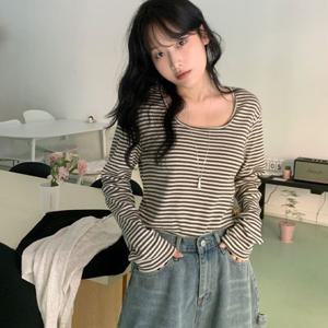 스트라이프U넥긴팔T