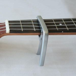 우쿨렐레 카포 AROMA CAPO AC-03