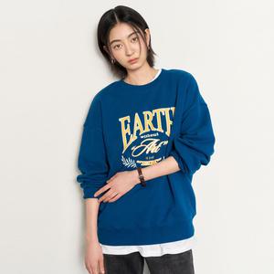 UNISEX 어스 루즈핏 맨투맨 [BLUE] / SBE1U02010-WOMAN