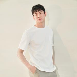 [롯데백화점]맨잇슈트 남성 세미오버핏 크루넥 포켓 니트 반팔 티셔츠 3종 택1 (MAHB71-201_202_203)