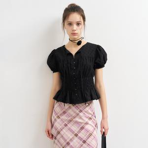 WOMAN 플라워 셔링 퍼프 블라우스 [BLACK] / WBE2L03524