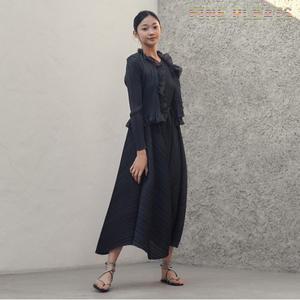 [FINE PLEATS] 피네 플리츠 뉴 리본 민소매 원피스 챠콜
