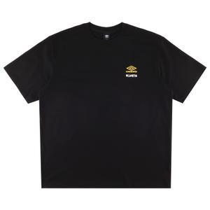 엄브로 HBL 위켄드 훌리건 콜라주 그래픽 반팔 티셔츠 UQ221CRS59BLK