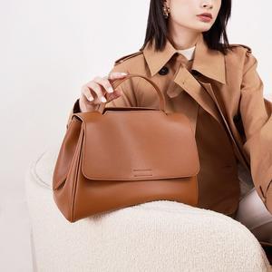 가죽숄더백 대용량 다용도 휴대용 직장인 데일리 봄 가을 출근 면접 여자