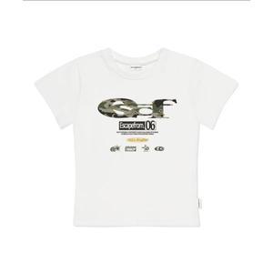 ESCAPEFROM 스타 카모 ESCF 로고 콜라주 프린트 슬림핏 반팔티 아이보리