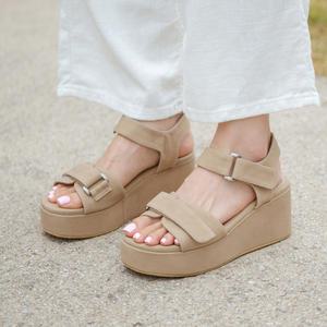 SOVO 엠블즈 벨크로 웨지 스트랩샌들 7cm