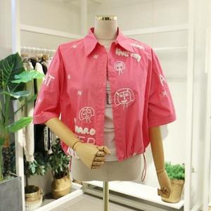 DO255BL107_엠보자수반팔블라우스
