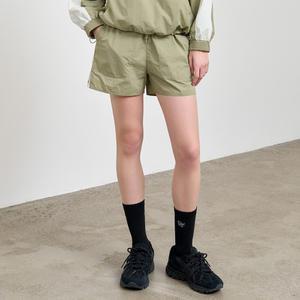 WOMAN 컴포트핏 나일론 숏팬츠 [LIGHT KHAKI] / WBE1L56540