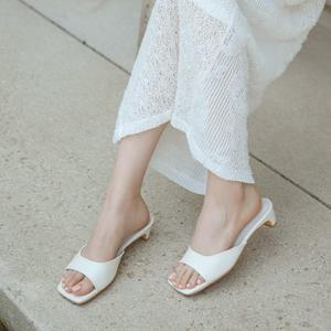 SOVO 소아르 소가죽 스퀘어 뮬슬리퍼 4cm