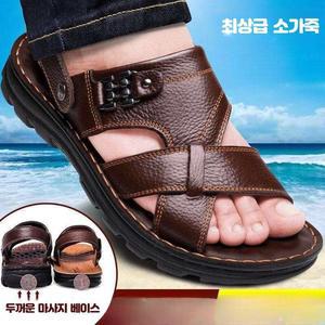샌들 남성 정품 가죽 여름 캐주얼 2024 새로운 중년 및 노인 아빠 부드러운 바닥 대형 비치 샌들 및 슬리퍼