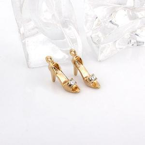비즈아이 [7052-02]메탈펜던트 신데렐라유리구두 17x13mm 골드 ,1개