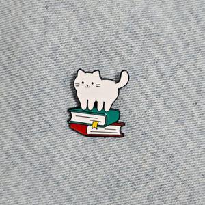 CQZ606 책 위 냥이 고양이 뱃지 배지