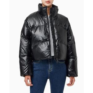 [파주점][Calvin Klein Jeans][캘빈클라인진]CK진여성 크롭 글로시 커브드 퀼팅 다운 푸퍼(J225425-BEH)