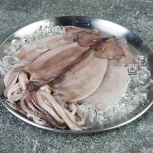 [혜택 16,490] 국내산 오징어(급냉) 손질오징어 1kg 4-6미