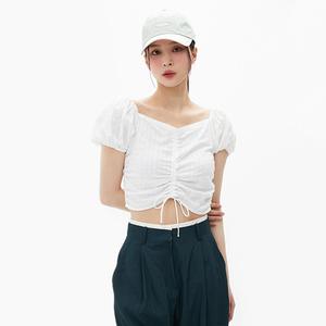 앞 중심 셔링 크랍블라우스 AQ2WB573