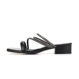[롯데백화점]스텔라앤로라 여성 보석스트랩 여름 포인트 슬리퍼 3CM 8410BK