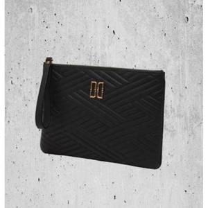 매장정품 닥스 DAKS [CARLISLE] 블랙 퀼팅 가죽 DD로고 클러치백 DCBA2E363BK 1896528
