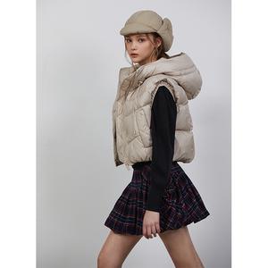 [BLUE LABEL] 사선퀼팅 하이넥 크롭 다운 베스트 EQ4ONV01