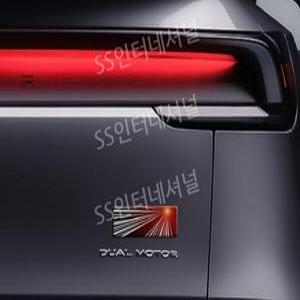테슬라 모델Y 주니퍼 런치에디션 스타일 엠블럼 스티커