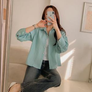 스트라이프셔츠 슬림핏 세로줄 크롭 셔링블라우스