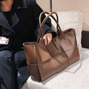고급 소가죽 퀼팅 스퀘어 토트백 위빙 숄더백 격자 유니크백
