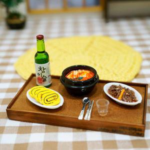 납골당 미니어쳐 소품 미니 술상 찌개 제육볶음 계란말이 술병 술잔 숟가락 젓가락 바닥
