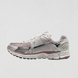매장정품 나이키 W 줌 보메로 5 HV6417001 906359