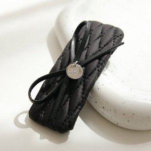 [제이로렌] 가죽 리본 옆머리 똑딱이핀 H01295