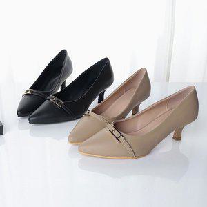 [바닐라슈] 레이프 H벨트 스트랩 미들힐 펌프스(5cm)