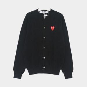 꼼데가르송 플레이 위드 더블 하트패치로고 울 크루넥 공용 가디건 AX N075 051 1
