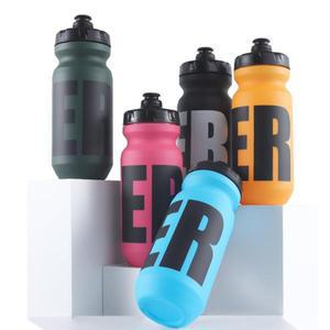 BOLANY 610ML 사이클링 자전거 물병 휴대용 주전자 커버 매트 플라스틱 스포츠 병 야외 용품