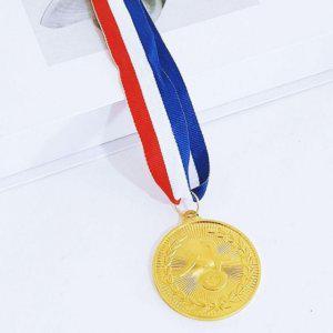 칭찬 금메달 추천 상장 시상 꾸안꾸 우승 목걸이 상메