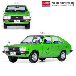 1대24 현대 포니 택시(15140)(운전사 피규어 포함)