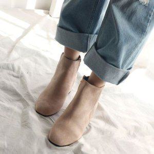 베이지색 겨울여성부츠 미들굽 앵글힐 앵글부츠힐