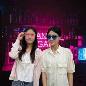 인싸 스타일 무테 하트 선글라스 핑크 컬러 패셔너블 아이웨어