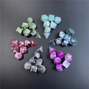 7PCS 1 듀얼 컬러 스타일 DND 주사위 세트 새로운 아크릴 세트 D4 D6 D8 D10 D12 D20 다면 주사위 TRPG 던전 보드 게임