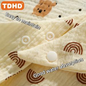 TDHD 인쇄 아기 모슬린 Bibs 아기 Drool Bibs 코튼 스냅 버튼 Burp Cloths Soft Ruffle Saliva Towel 유아