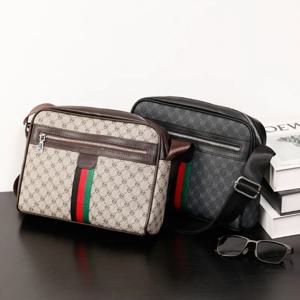 패션 Crossbody 가방 남자 럭셔리 브랜드 디자인 남자 Crossbody 가방 편지 인쇄 어깨 메신저 가방 남자 슬링 Satchels