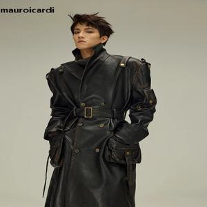Mauroicardi 봄 가을 긴 고민 된 블랙 Pu 가죽 트렌치 코트 남자 벨트 더블 브레스트 럭셔리 유럽 패션 2023