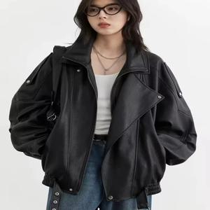 Mauroicardi 봄 가을 레트로 블랙 대형 Pu 가죽 오토바이 자켓 여성 벨트 지퍼 럭셔리 유럽 패션 2025