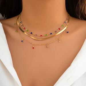 IngeSight.Z Boho 여성을위한 멀티 레이어 컬러 크리스탈 체인 초커 목걸이 빈티지 플랫 스네이크 체인 쇄골 짧은 목걸이