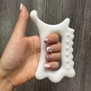 얼굴 및 몸을 위한 인체공학적 다용도 핸드헬드 Gua Sha 보드 - 비세라믹, Gua Sha 마사지 도구, 휴식 및 미용 마사지기