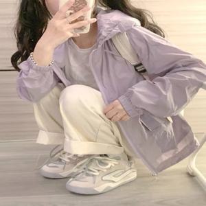 경량 통기성 보라색 후드 여성 여름 새로운 캐주얼 느슨한 태양 보호 의류 윈드 브레이커 자켓 코트