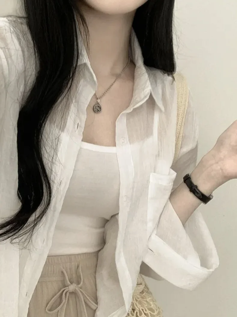 여름 새로운 아이스크림 색상 느슨한 긴 소매 여성 셔츠 태양 보호 접힌 디자인 통근 스타일 얇은 소재 순수한 색상